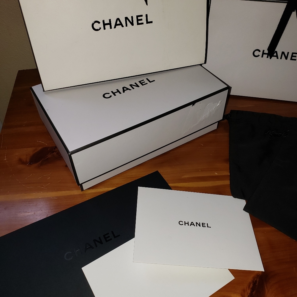 Chanel boxes - Picture 2 of 4